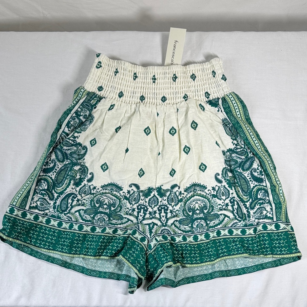 Mi Ami Green and White Paisley High Waist Women Shorts. NWT. M.